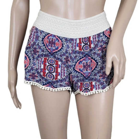 No Boundaries Elastic Highwaisted Shorts - Picture 1 of 3